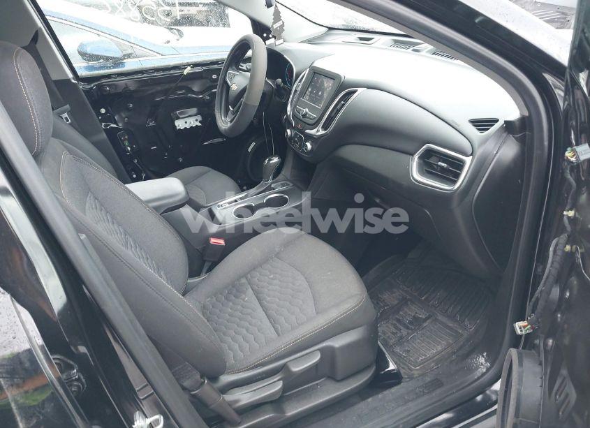 Photo 5 of 2021 Chevrolet Equinox AWD LT (VIN 2GNAXUEV5M6122482)