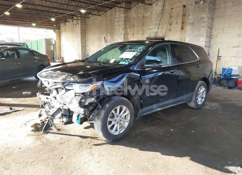 Photo 2 of 2019 Chevrolet Equinox LT (VIN 2GNAXUEV6K6198824)