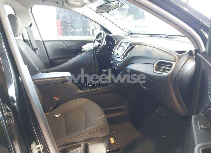 Photo 5 of 2019 Chevrolet Equinox LT (VIN 2GNAXUEV6K6198824)