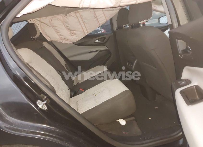 Photo 8 of 2019 Chevrolet Equinox LT (VIN 2GNAXUEV6K6205870)