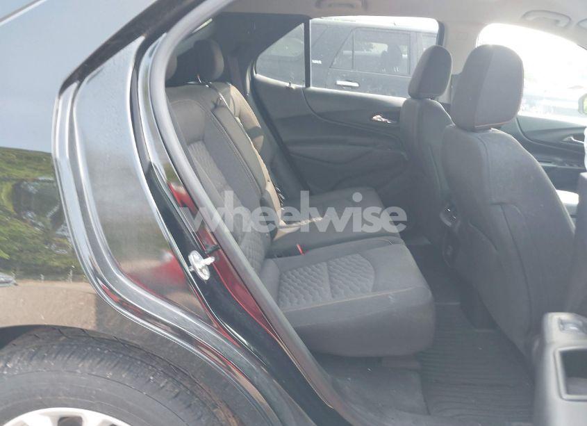 Photo 8 of 2019 Chevrolet Equinox LT (VIN 2GNAXUEV6K6208588)