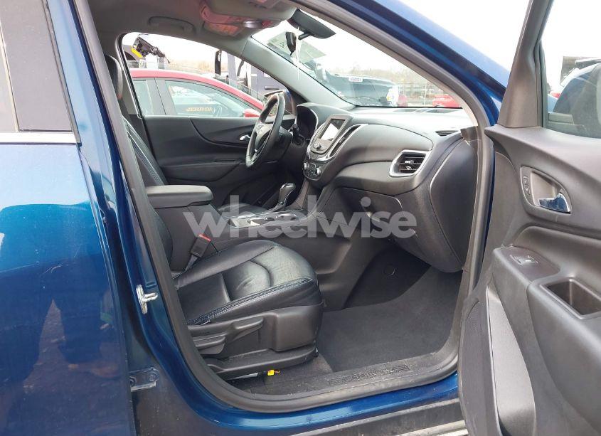 Photo 5 of 2019 Chevrolet Equinox LT (VIN 2GNAXUEV6K6267835)