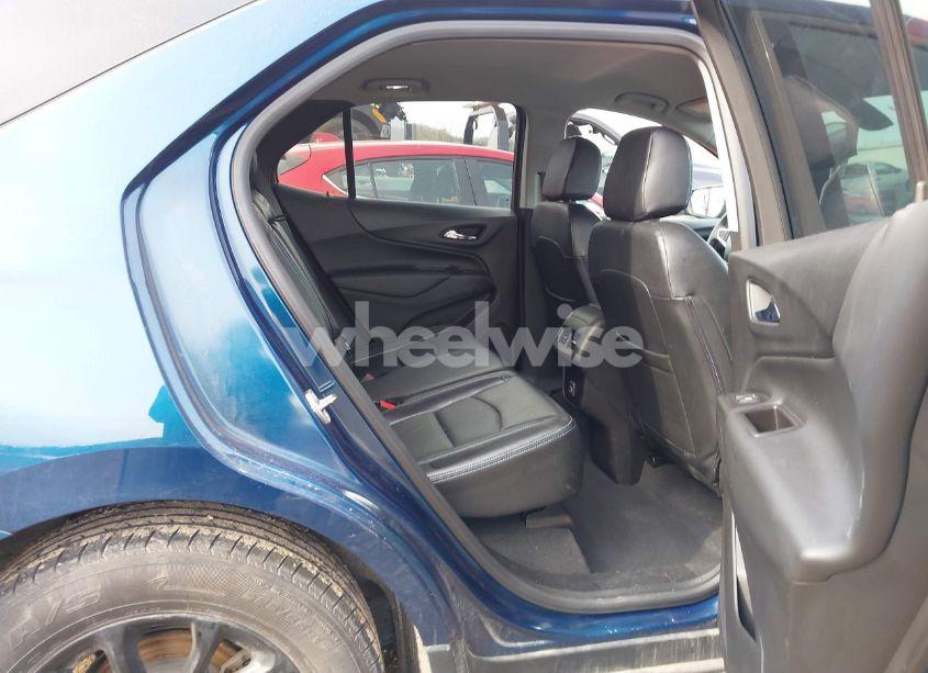 Photo 8 of 2019 Chevrolet Equinox LT (VIN 2GNAXUEV6K6267835)