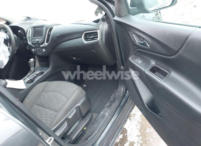Photo 5 of 2020 Chevrolet Equinox AWD LT 1.5L TURBO (VIN 2GNAXUEV6L6150001)