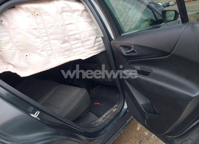 Photo 8 of 2020 Chevrolet Equinox AWD LT 1.5L TURBO (VIN 2GNAXUEV6L6150001)