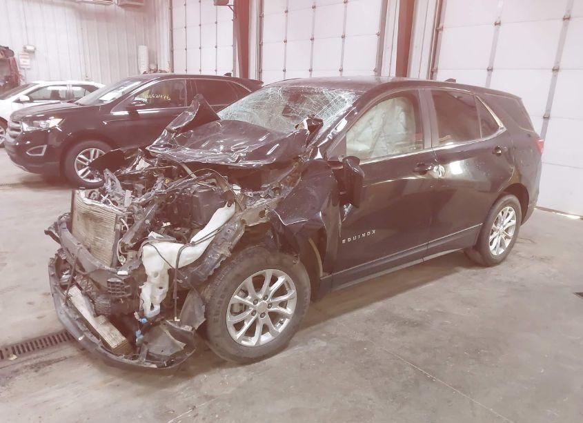 Photo 2 of 2021 Chevrolet Equinox AWD LT (VIN 2GNAXUEV6M6121339)