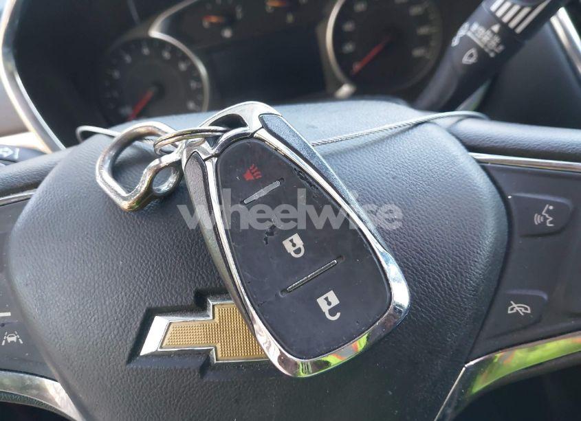 Photo 11 of 2021 Chevrolet Equinox AWD LT (VIN 2GNAXUEV6M6135144)