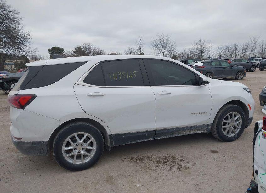 Photo 13 of 2022 Chevrolet Equinox AWD LT (VIN 2GNAXUEV6N6118121)