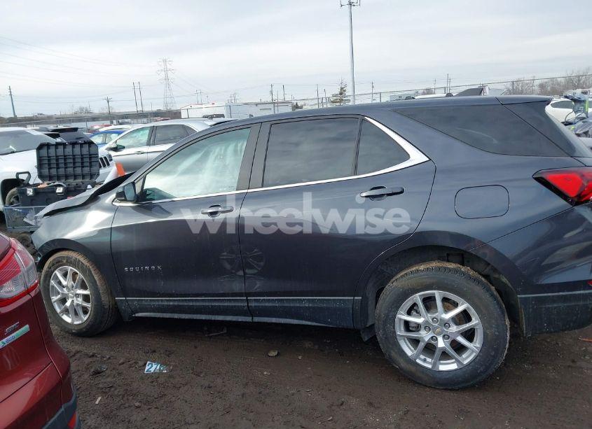 Photo 14 of 2022 Chevrolet Equinox AWD LT (VIN 2GNAXUEV6N6127210)