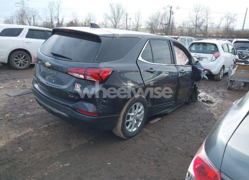 Photo 4 of 2022 Chevrolet Equinox AWD LT (VIN 2GNAXUEV6N6127210)