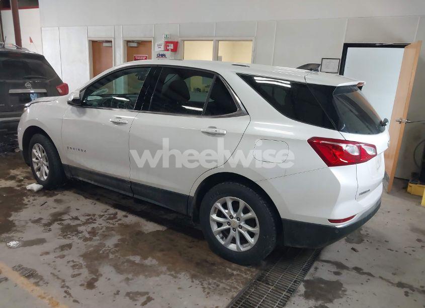 Photo 3 of 2019 Chevrolet Equinox LT (VIN 2GNAXUEV7K6204677)
