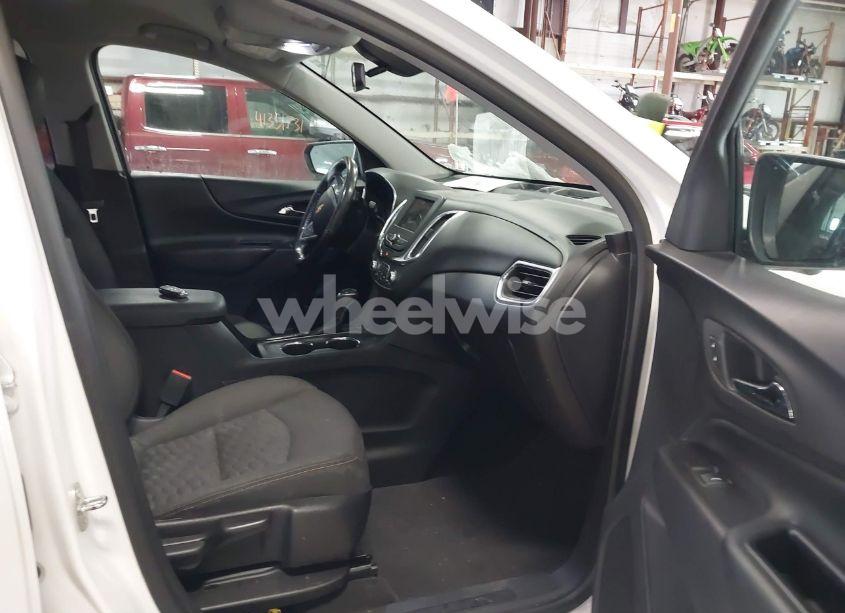 Photo 5 of 2019 Chevrolet Equinox LT (VIN 2GNAXUEV7K6204677)