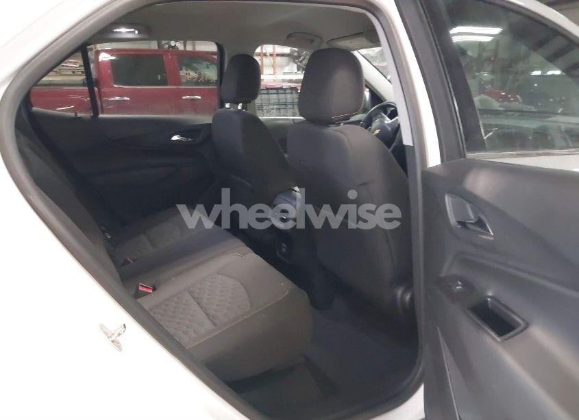 Photo 8 of 2019 Chevrolet Equinox LT (VIN 2GNAXUEV7K6204677)