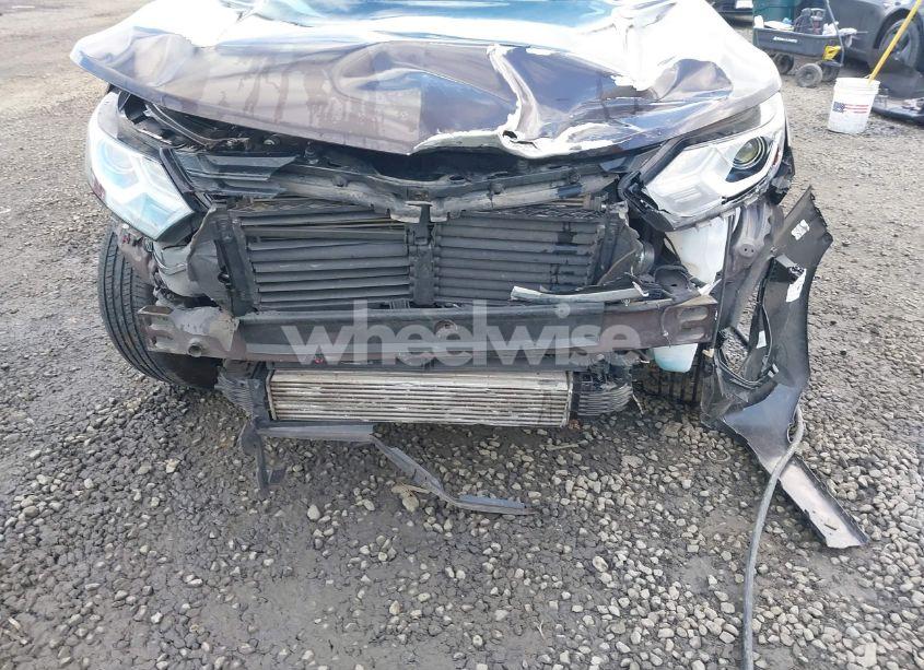 Photo 6 of 2020 Chevrolet Equinox AWD LT 1.5L TURBO (VIN 2GNAXUEV7L6117833)