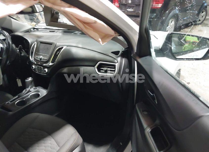 Photo 5 of 2020 Chevrolet Equinox AWD LT 1.5L TURBO (VIN 2GNAXUEV7L6168524)