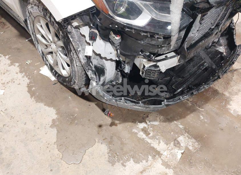 Photo 6 of 2020 Chevrolet Equinox AWD LT 1.5L TURBO (VIN 2GNAXUEV7L6168524)