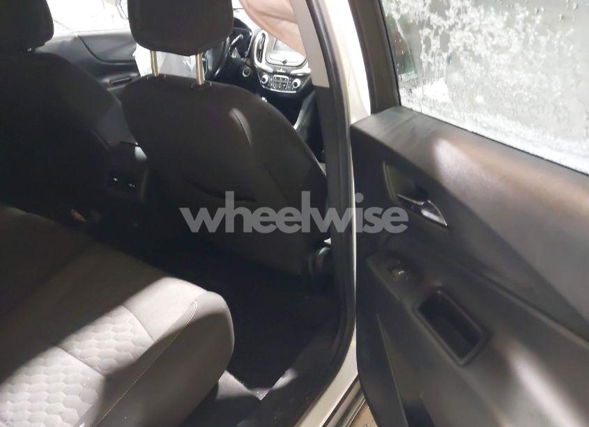 Photo 8 of 2020 Chevrolet Equinox AWD LT 1.5L TURBO (VIN 2GNAXUEV7L6168524)