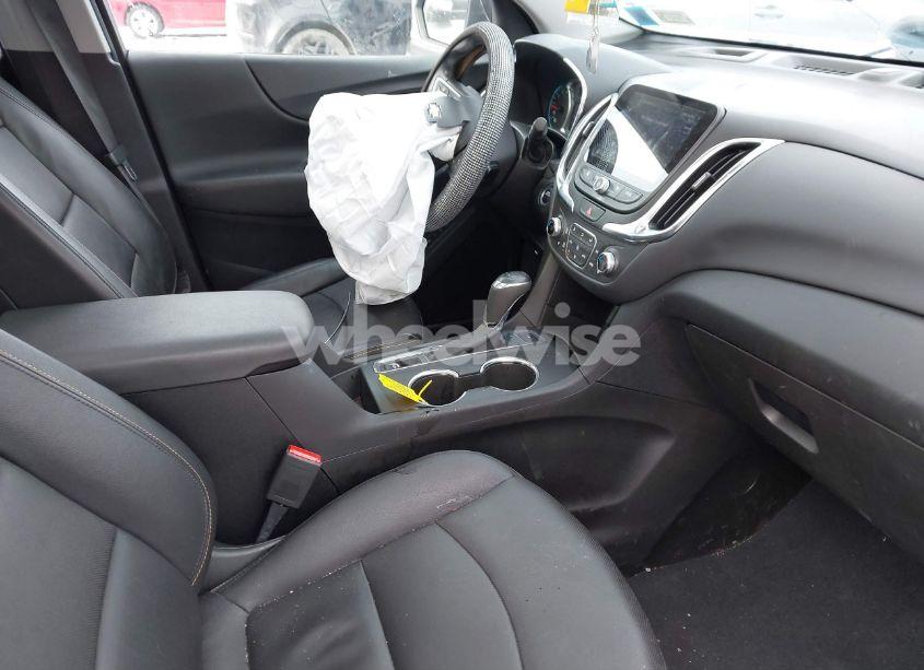 Photo 5 of 2021 Chevrolet Equinox AWD LT (VIN 2GNAXUEV7M6119678)