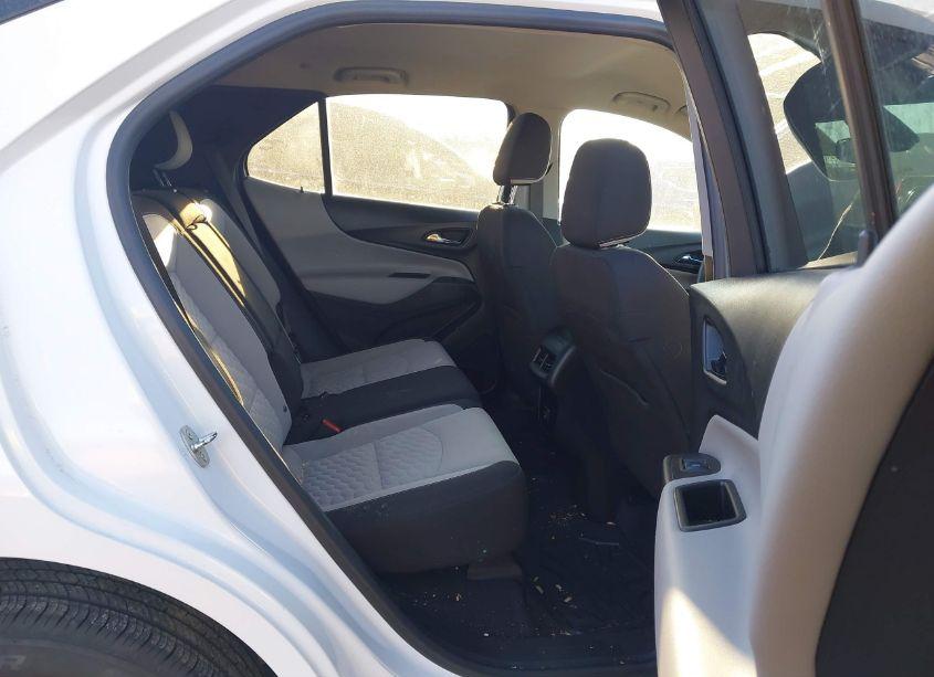 Photo 8 of 2021 Chevrolet Equinox AWD LT (VIN 2GNAXUEV7M6123553)