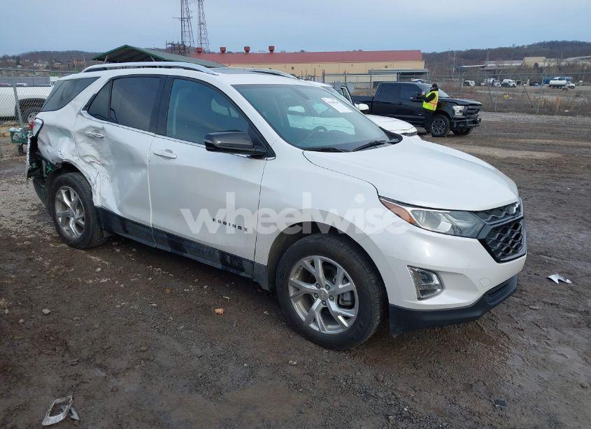 2019 Chevrolet Equinox LT (VIN 2GNAXUEV8K6207667) main photo