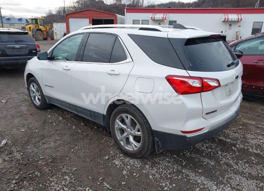 Photo 3 of 2019 Chevrolet Equinox LT (VIN 2GNAXUEV8K6207667)