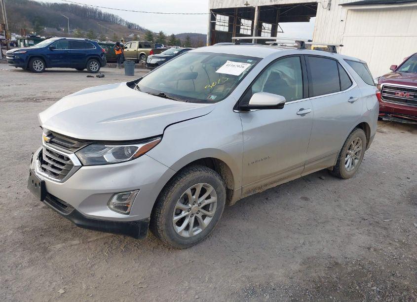Photo 2 of 2019 Chevrolet Equinox LT (VIN 2GNAXUEV8K6223013)