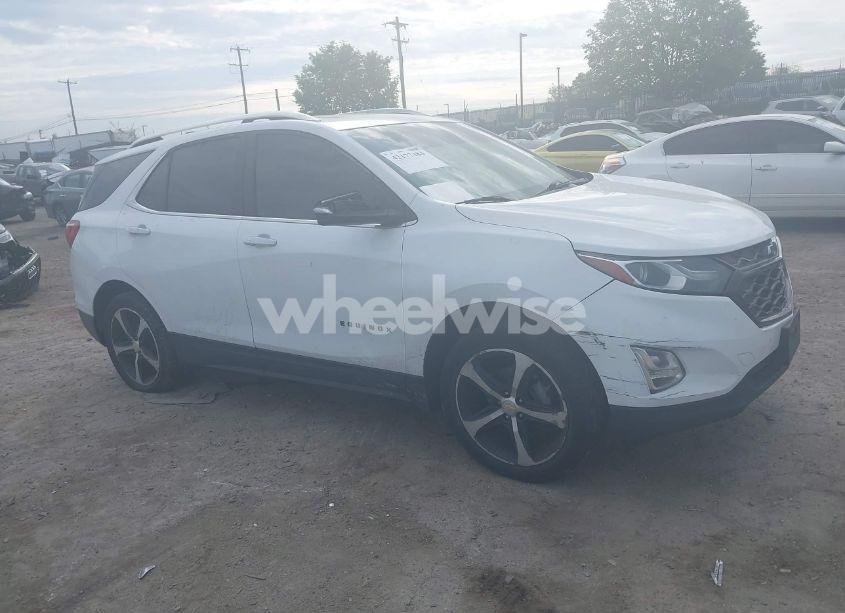 2019 Chevrolet Equinox LT (VIN 2GNAXUEV8K6224713) main photo