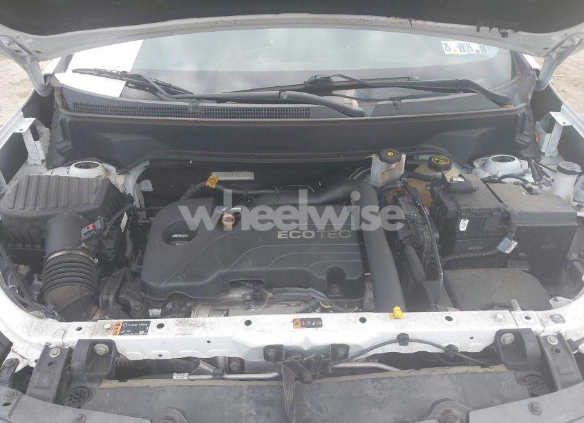 Photo 10 of 2019 Chevrolet Equinox LT (VIN 2GNAXUEV8K6224713)