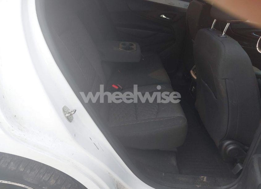 Photo 8 of 2019 Chevrolet Equinox LT (VIN 2GNAXUEV8K6224713)