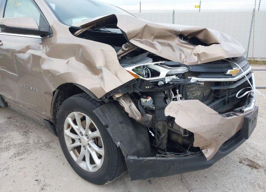 Photo 6 of 2019 Chevrolet Equinox LT (VIN 2GNAXUEV8K6240006)