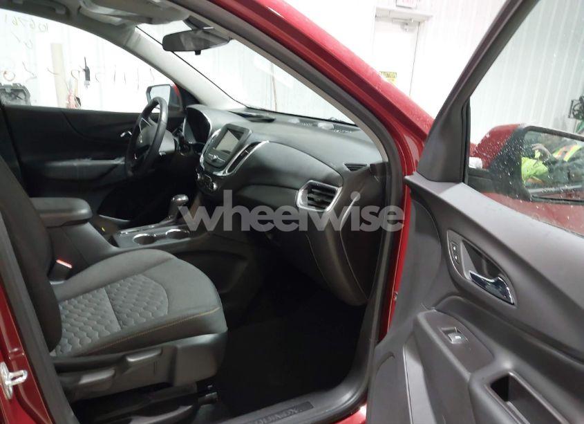 Photo 5 of 2019 Chevrolet Equinox LT (VIN 2GNAXUEV8K6265066)