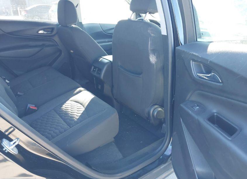 Photo 8 of 2021 Chevrolet Equinox AWD LT (VIN 2GNAXUEV8M6151572)