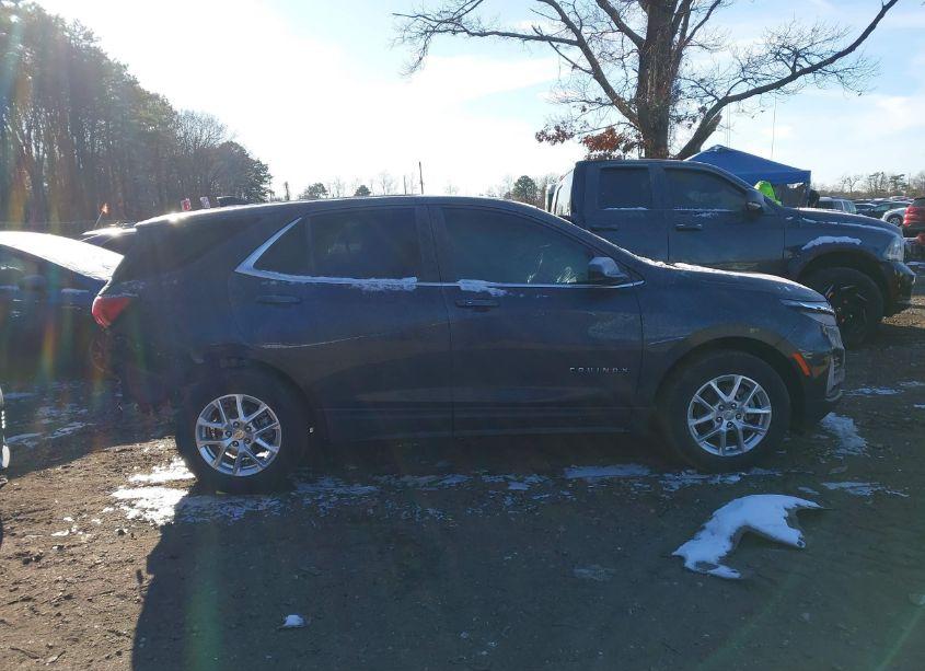 Photo 13 of 2022 Chevrolet Equinox AWD LT (VIN 2GNAXUEV8N6155610)