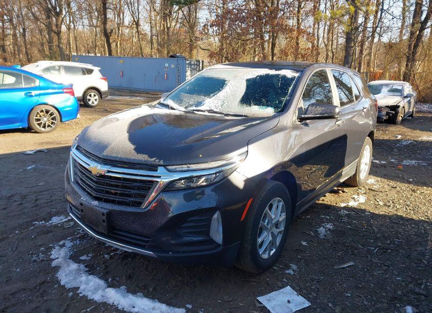 Photo 2 of 2022 Chevrolet Equinox AWD LT (VIN 2GNAXUEV8N6155610)