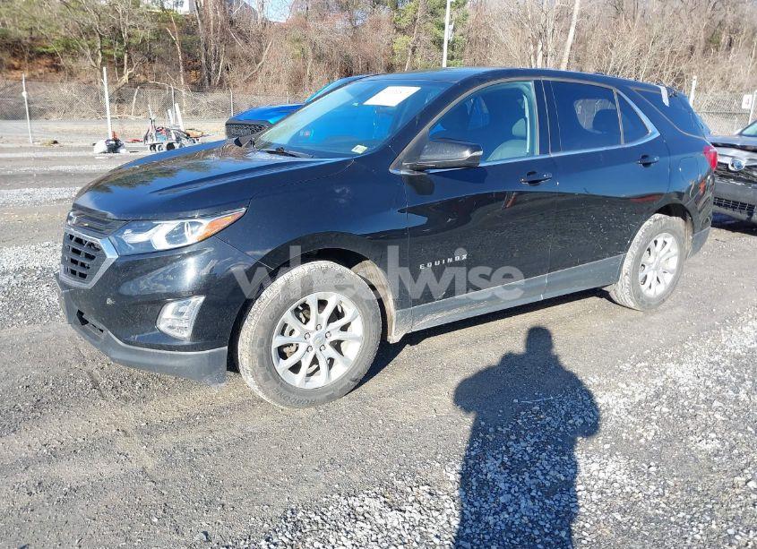 Photo 2 of 2019 Chevrolet Equinox LT (VIN 2GNAXUEV9K6119646)
