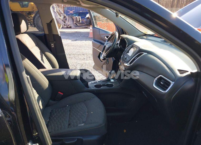 Photo 5 of 2019 Chevrolet Equinox LT (VIN 2GNAXUEV9K6119646)