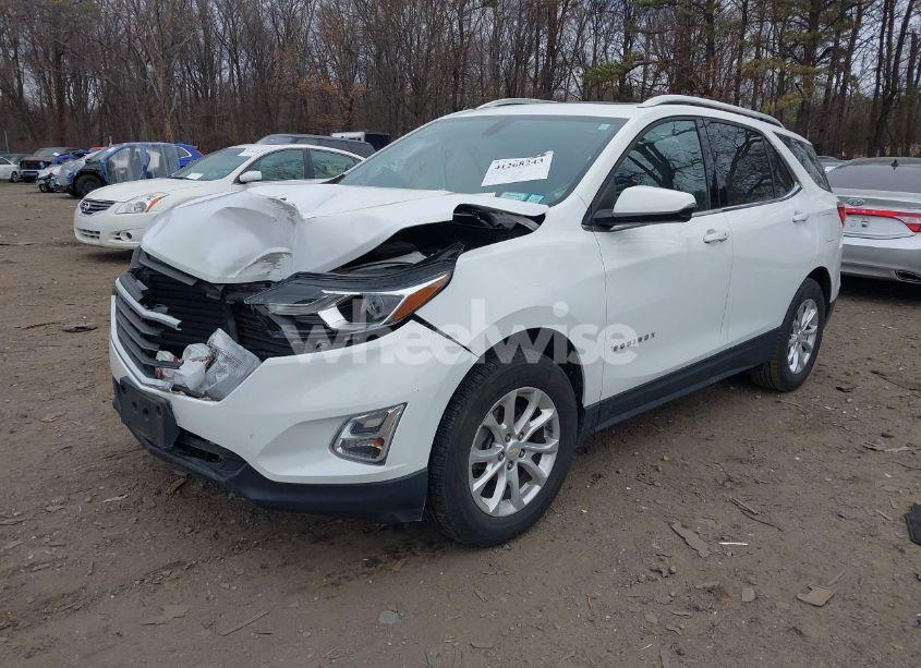Photo 2 of 2019 Chevrolet Equinox LT (VIN 2GNAXUEV9K6147656)
