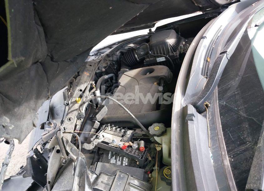 Photo 10 of 2019 Chevrolet Equinox LT (VIN 2GNAXUEV9K6191902)