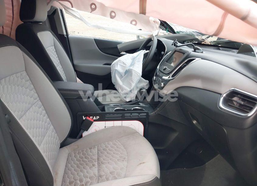 Photo 5 of 2019 Chevrolet Equinox LT (VIN 2GNAXUEV9K6191902)