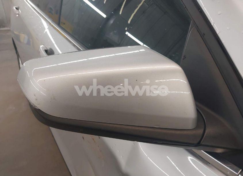 Photo 12 of 2019 Chevrolet Equinox LT (VIN 2GNAXUEV9K6204180)