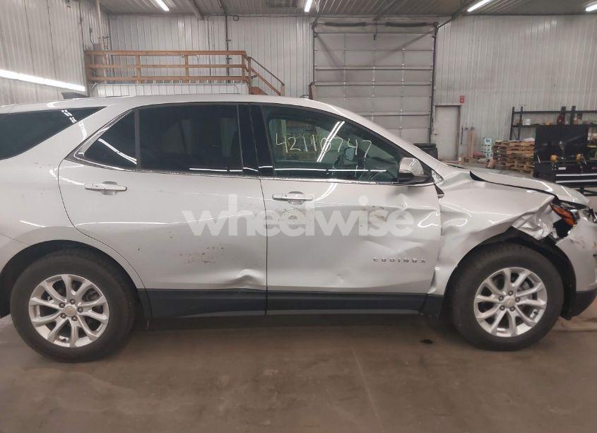 Photo 14 of 2019 Chevrolet Equinox LT (VIN 2GNAXUEV9K6204180)