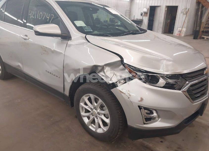 Photo 6 of 2019 Chevrolet Equinox LT (VIN 2GNAXUEV9K6204180)