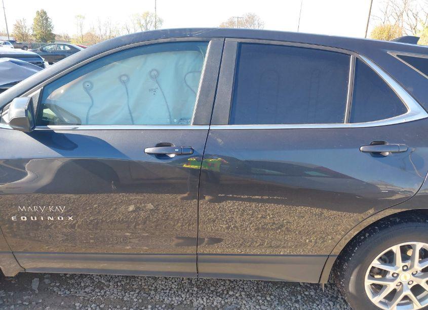Photo 14 of 2022 Chevrolet Equinox AWD LT (VIN 2GNAXUEV9N6110353)