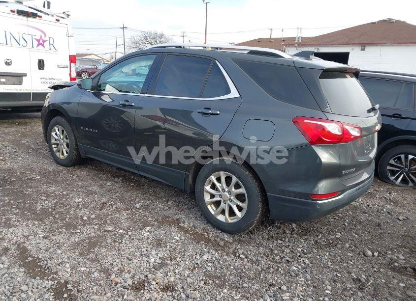 Photo 3 of 2019 Chevrolet Equinox LT (VIN 2GNAXUEVXK6108381)