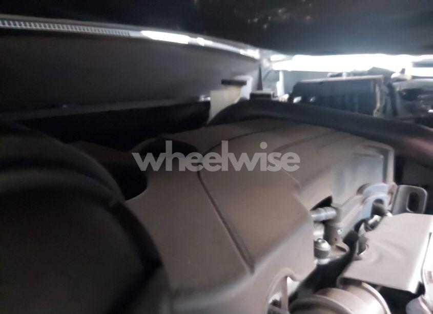 Photo 10 of 2019 Chevrolet Equinox LT (VIN 2GNAXUEVXK6117145)