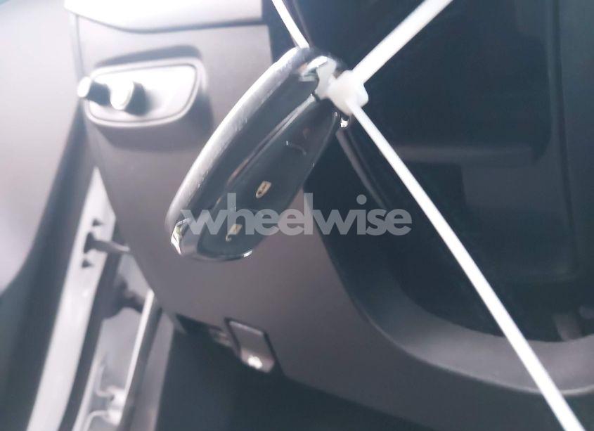 Photo 11 of 2019 Chevrolet Equinox LT (VIN 2GNAXUEVXK6117145)