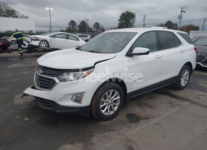 Photo 2 of 2019 Chevrolet Equinox LT (VIN 2GNAXUEVXK6117145)