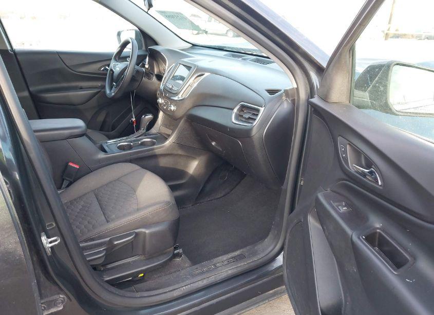 Photo 5 of 2019 Chevrolet Equinox LT (VIN 2GNAXUEVXK6166040)