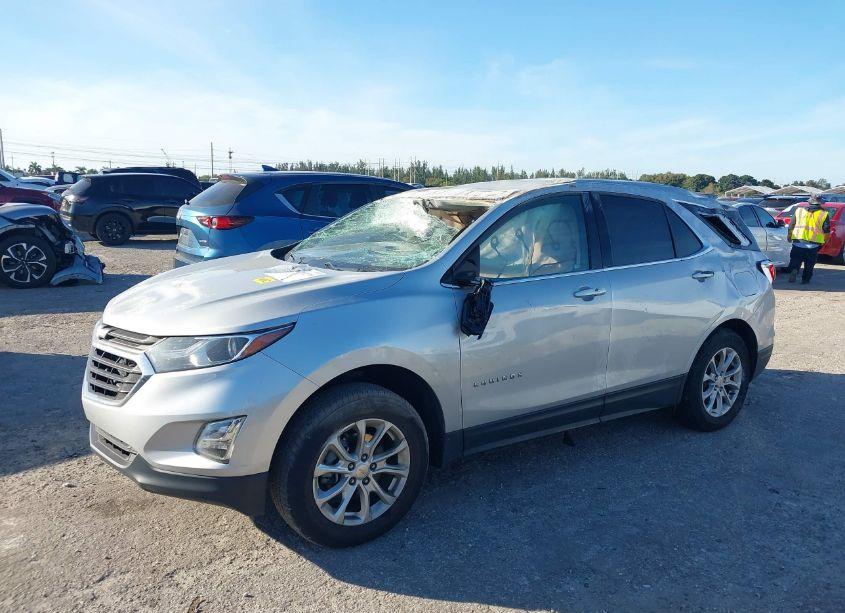 Photo 2 of 2020 Chevrolet Equinox AWD LT 1.5L TURBO (VIN 2GNAXUEVXL6105174)