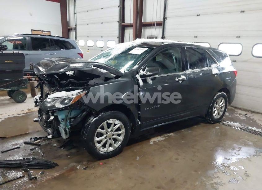 Photo 2 of 2020 Chevrolet Equinox AWD LT 1.5L TURBO (VIN 2GNAXUEVXL6225444)